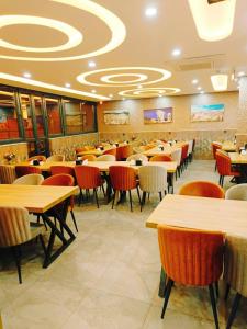 A restaurant or other place to eat at Vizyon Park Otel