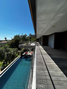 Bazén v ubytování Villa Scappà Porticcio nebo v jeho okolí