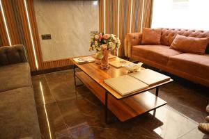 A seating area at Vizyon Park Otel