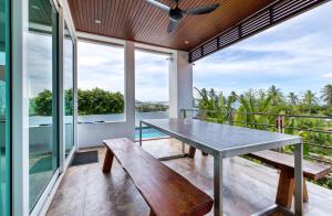 Bazén v ubytování Surisa Seaview Pool Villas nebo v jeho okolí