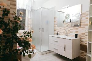 A bathroom at Casa Luba Még 37 kép