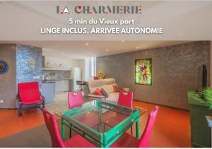Posedenie v ubytovaní ღ LA CHARMERIE Duplex climatisé à 5min du Vieux Port