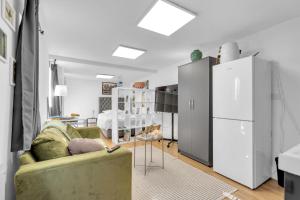 Köök või kööginurk majutusasutuses Hendon Studio Bungalow - Easy Bus to Wembley Stadium, Parking
