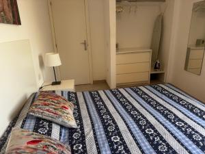 A bed or beds in a room at Luminoso apart Mareverde