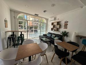 Posezení v ubytování Hostel Sorolla Playa