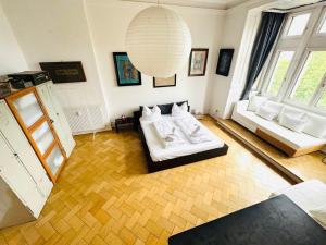 Ένα ή περισσότερα κρεβάτια σε δωμάτιο στο LOFT Vanelyn RETRO Central Terrace
