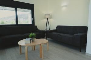 Posezení v ubytování Modern Villa with Private Pool - Olive Grove