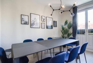 The business area and/or conference room at Minty Stay - 3 BD Lavapies
