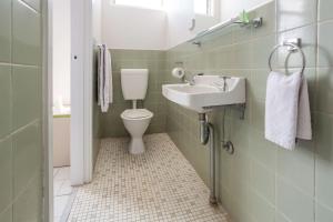 Bagno di Nightcap at Emerald Star Hotel