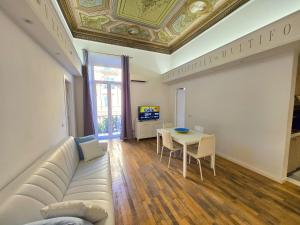 Televízia a/alebo spoločenská miestnosť v ubytovaní GUVANO Luxury Apartments