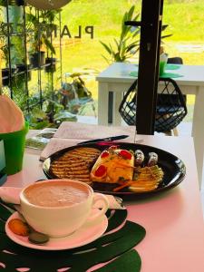 Jídlo v hotelu nebo okolí