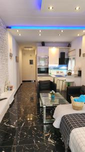 A kitchen or kitchenette at TOTANI LUX