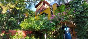 Um jardim em Hotel Pousada Katmandu
