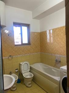 Imagen de la galería de Guest House 1, en Durrës 3 fotos más