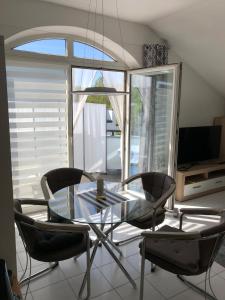 Gallery image of Bright attic apartment near Augsburg in Gersthofen +18 photos