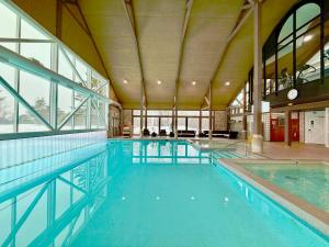 Πισίνα στο ή κοντά στο Luxury 2BR King Condo with Pool & Spa Access