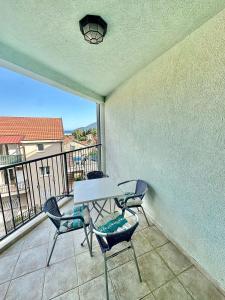 Balkón nebo terasa v ubytování Stan na dan Igalo