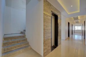 YerandwaneSuper Hotel O RK's Regency Near Navale Hospital Back Gate的相册照片