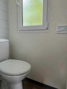 Baðherbergi á Camping 2 étoiles - ccbabhg