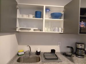 Una cocina o zona de cocina en Luxury, security, infinity pool, view, centric