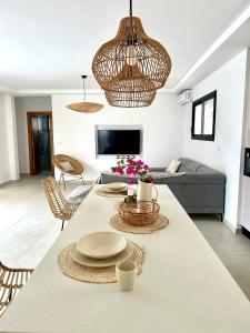 Μια τηλεόραση ή/και κέντρο ψυχαγωγίας στο Dar El Salem Villa de Haut Standing