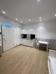 Η κουζίνα ή μικρή κουζίνα στο Cledo mare B - Luxury stay