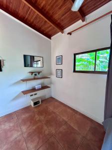 TV a/nebo společenská místnost v ubytování Point Break Santa Teresa