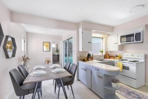 Spacious Home with Indoor Pool, Vancouver (updated prices 2027)