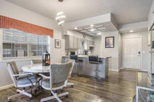 Φωτογραφία από το άλμπουμ του Stonebridge Condo on the Fairway σε Branson West