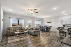 Posezení v ubytování Top of the Ridge - 3 BDR for 8