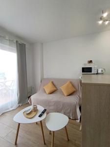 A kitchen or kitchenette at Mar y Sol
