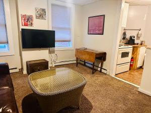 Η κουζίνα ή μικρή κουζίνα στο 1 Bedroom Downtown Portland
