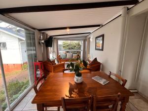 Posezení v ubytování Muthaiga Stays - Cottage Venue