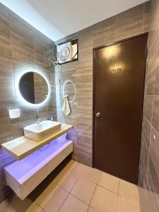 Koupelna v ubytování Symphony Tower - Studio, High Floor, Self Check in, Free Parking, Free Netflix, 200mbps WIFI WIFI