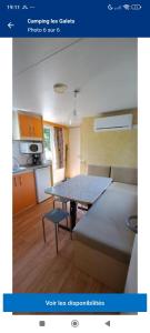 Η κουζίνα ή μικρή κουζίνα στο Mobil-home vacances Lozère