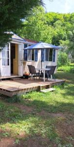 Κήπος έξω από το Mobil-home vacances Lozère +2 φωτογραφίες