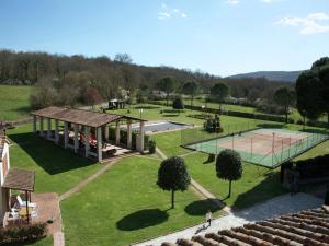 The swimming pool at or close to Aesthetic Farmhouse in Bucine with Barbecue