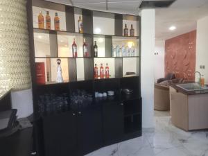 Nápoje v ubytování golden tulip essential owerri