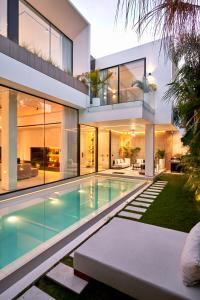 Πισίνα στο ή κοντά στο Archestet Villas Canggu