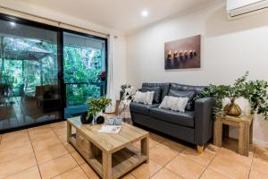 Posezení v ubytování Sunbird Gardens Villa 3