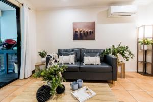 Posezení v ubytování Sunbird Gardens Villa 3