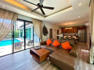 Χώρος καθιστικού στο The Kiri Villas Resort +111 φωτογραφίες