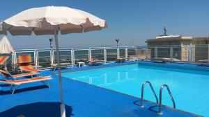 Bazén v ubytování Hotel Krone nebo v jeho okolí