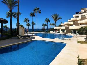 Bazén v ubytovaní Apartments Bermuda Beach alebo v jeho blízkosti