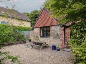 Aed väljaspool majutusasutust Yard Cottage