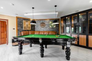 Τραπέζι μπιλιάρδου στο Luxury Pool Villa T1 near Walking Street 5BR 9 Persons