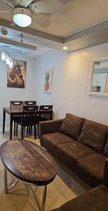 Χώρος καθιστικού στο One oasis 3rdfloor with balcony 2br