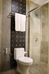 Ванная комната в Biz Boulevard Hotel