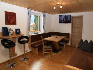 TV a/nebo společenská místnost v ubytování Apartment in Bramberg am Wildkogel with parking space