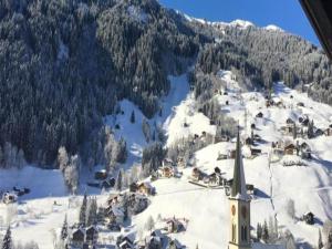 Luxury Chalet Gaschurn near Ski Lift talvel